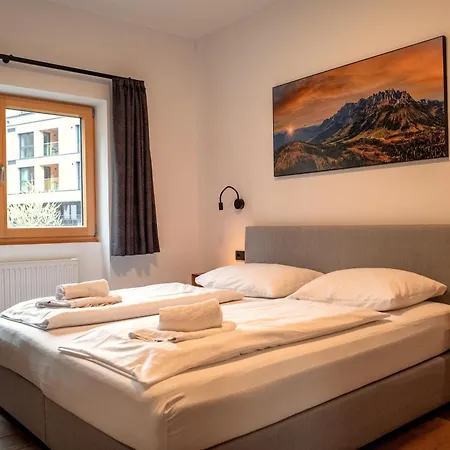 Vali Hochkoenig By We Rent